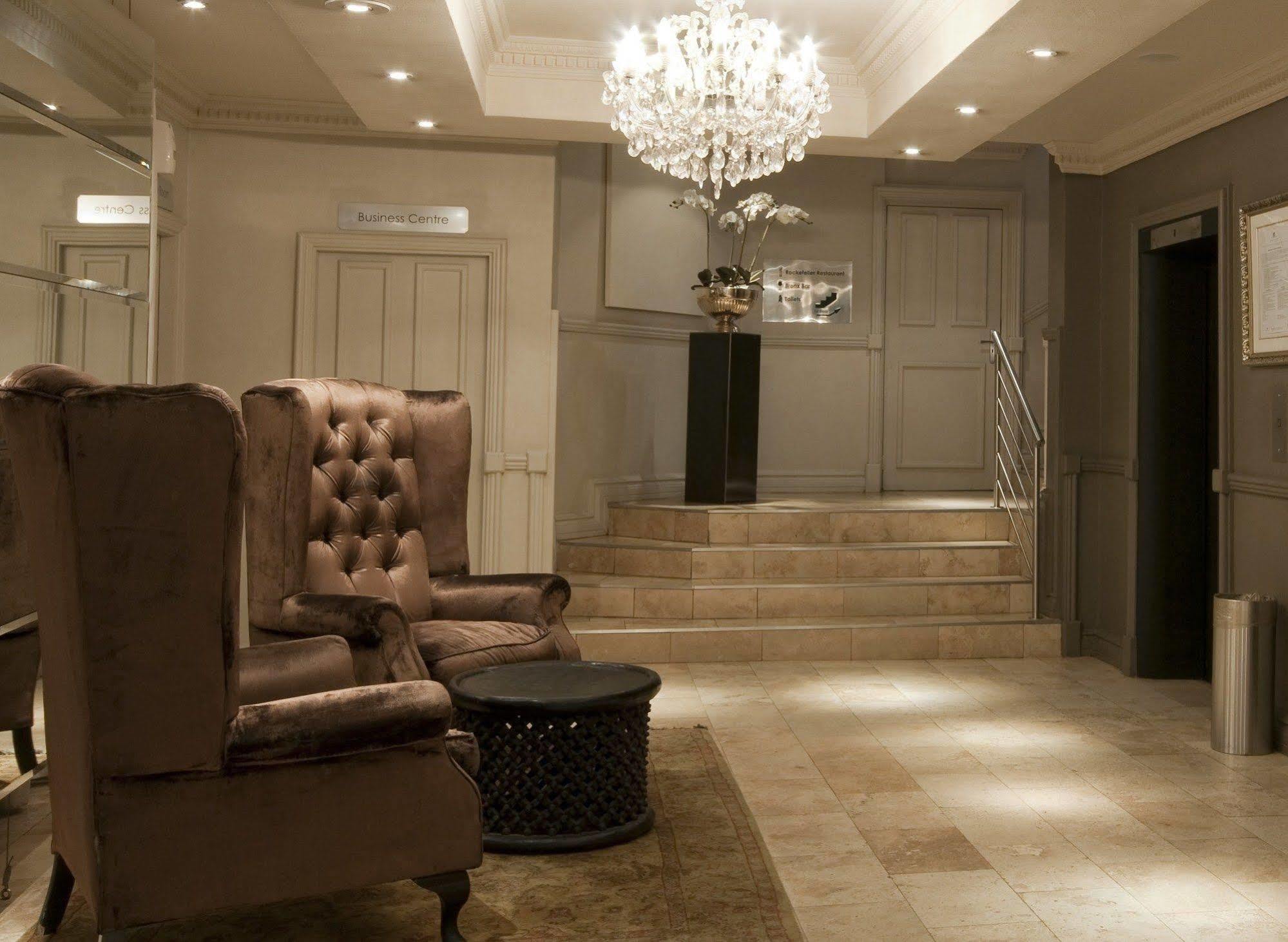 Manhattan Hotel Pretoria Exterior foto