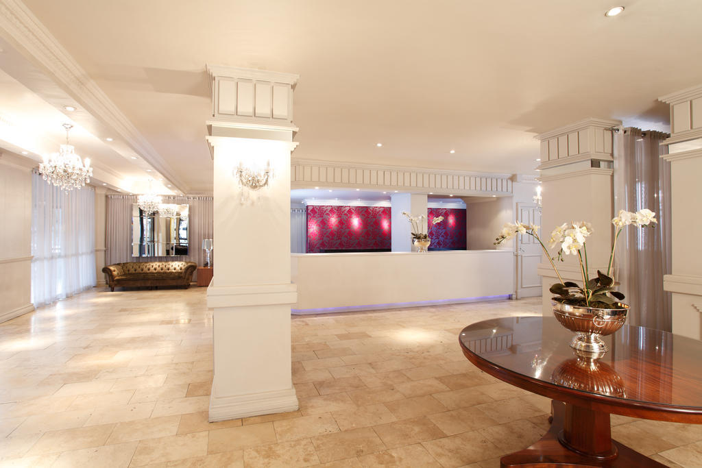 Manhattan Hotel Pretoria Exterior foto